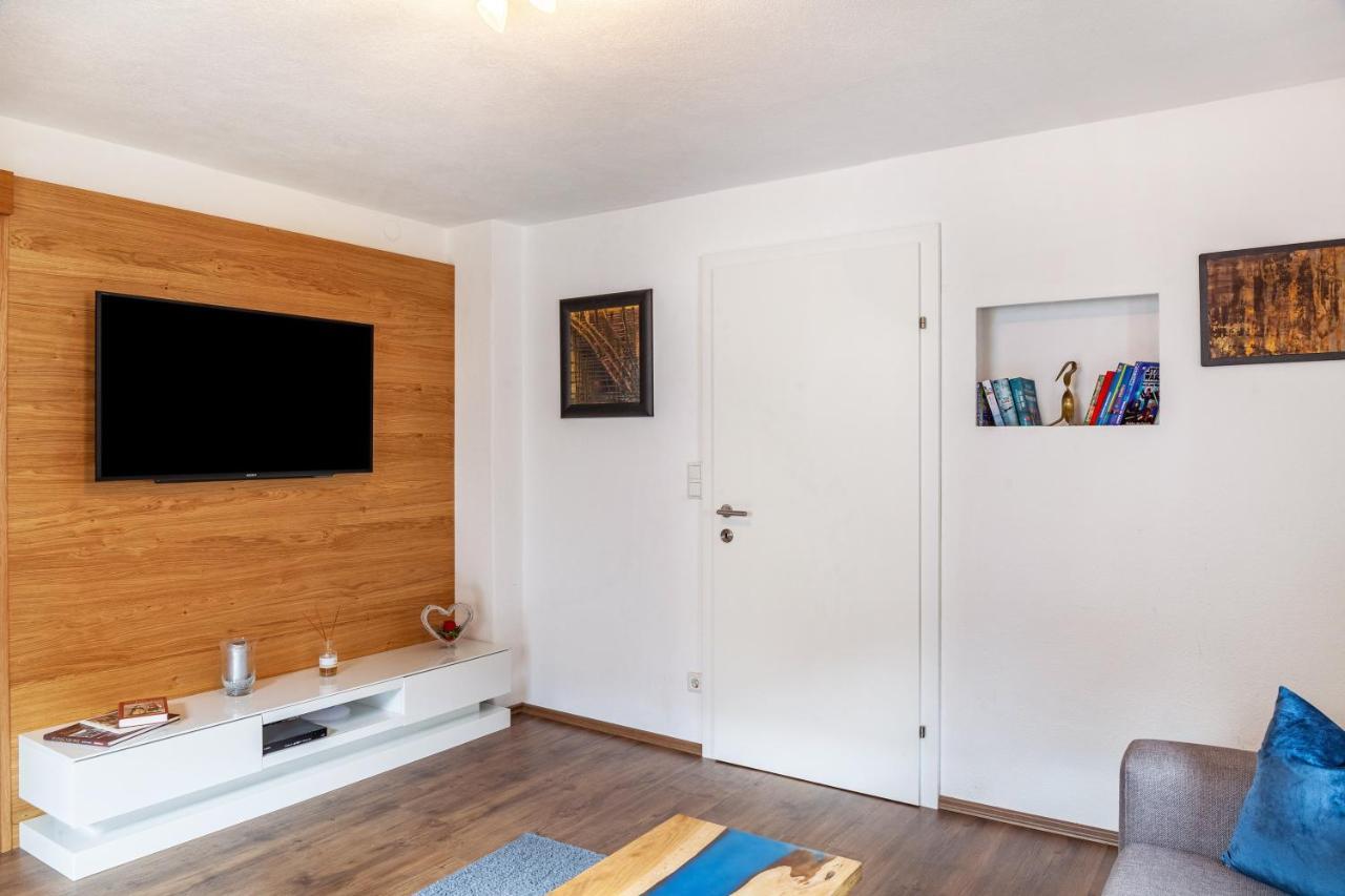 Ferienwohnung Galerie Kaiser Mayrhofen Zewnętrze zdjęcie